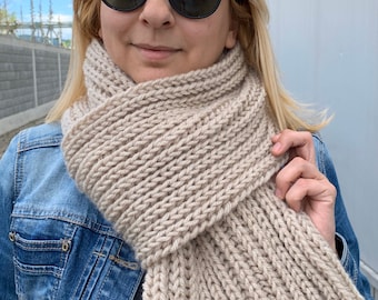 Handgestrickter Beige Schal: Winter Schal