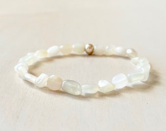 White Moonstone Bracelet, Stretch Bracelet, Pebble Bead Bracelet, Minimalist Dainty Bracelet, Gemstone, Crystal Healing