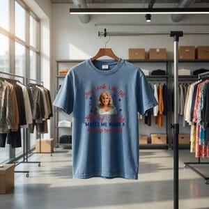 Rolig 4 juli-t-shirt, blond bombshell varmkorv ordvits t-shirt Washed Denim