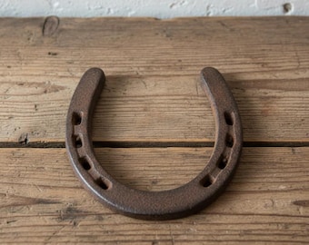 Horseshoe Wall Plaque, Cast Iron Western Good Luck Wall Decor, 4.5"