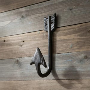 Arrowhead Wall Hook, Cast Iron for Jackets, Keys or Leashes, 6.1"