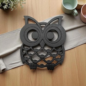 Owl Trivet and Pot Holder, Black Cast Iron for Farmhouse Kitchen