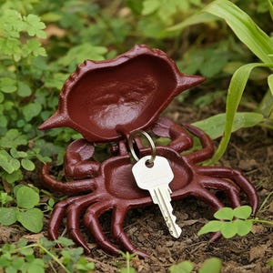 Crab Key Hider, Cast Iron for Coastal Garden, Porch or Patio