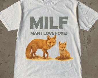 Bambina Divertente Nel Vestito Della Volpe Che Posa Alla Macchina Fotografica Fotografia Stock - Foto 6