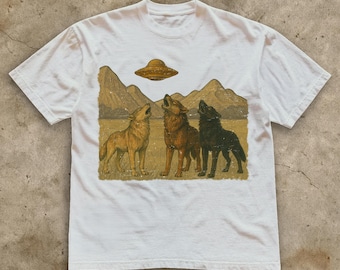 Vintage Western Wolf UFO Grafik Tee: Retro 80er Jahre Stil T-Shirt