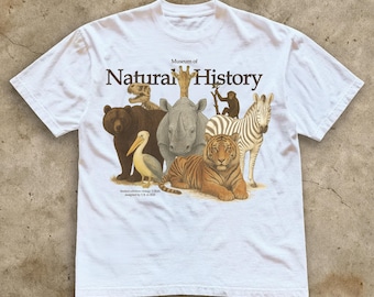 Vintage Safari Wildlife T-Shirt – Retro Animal Grafik Shirt, Zoo Museum Style