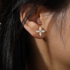 Four Leaf Clover Stud Earrings, Lucky Clover Earrings in Gold & Silver, Perfect Birthday Gift for Girlfriend, Good Luck Jewelry Gift for her
