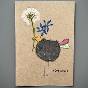 Biglietto pieghevole "PER TE" con motivo in carta fatta a mano e fiori secchi (DIN B6) - su carta erba