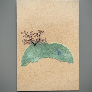 Carte pliante vierge « Prairie printanière » avec fleurs et papier fait main (DIN B6) - sur papier herbe