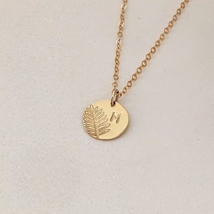 Personalized Leaf Necklace Gold Filled, Botanical Necklace with Initial, Choose 1, 2, 3 Discs, Mothers Gift Idea imagem 2