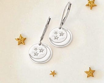 月と星のイヤリング（シルバー）、三日月型ドロップイヤリング、天体モチーフのジュエリー（シルバー、スターリングシルバー、ゴールドフィルド）、彼女へのユニークなギフト