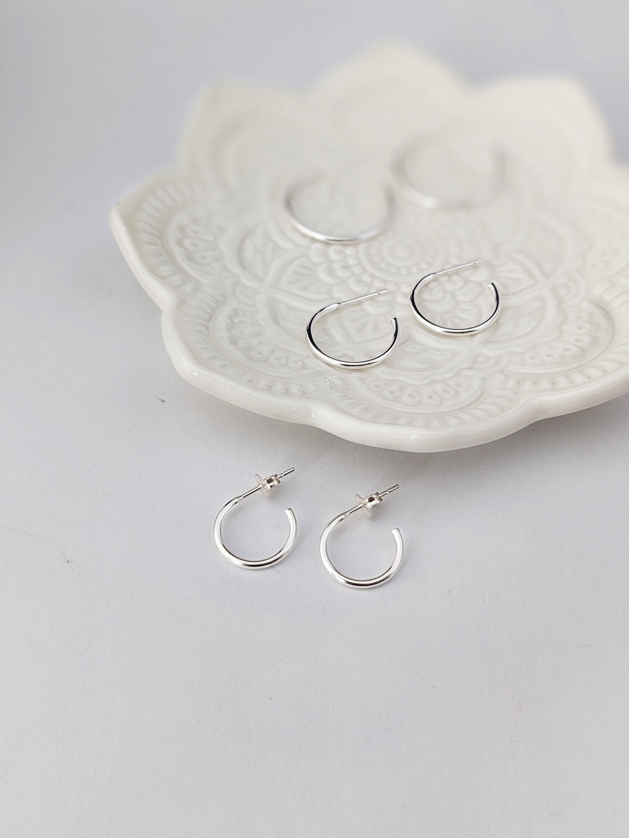 Silver Hoop Earrings Small, Simple Thin classic Hoops, Minimalist Earrings, Mini Hoops in Sterling Silver