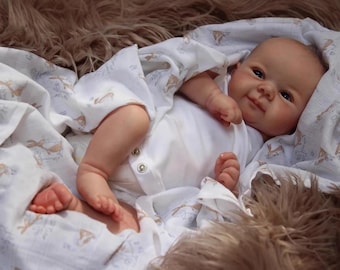 18 Inch Realistic Reborn Baby Doll, Hand Painted Vinyl, Lifelike Gift for Collectors