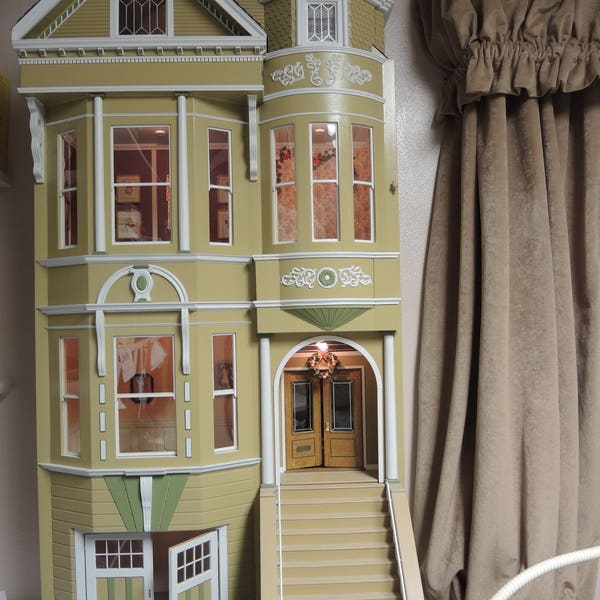 Queen Anne Victorian Dollhouse, Dolls & Miniatures, Art and Collectibles