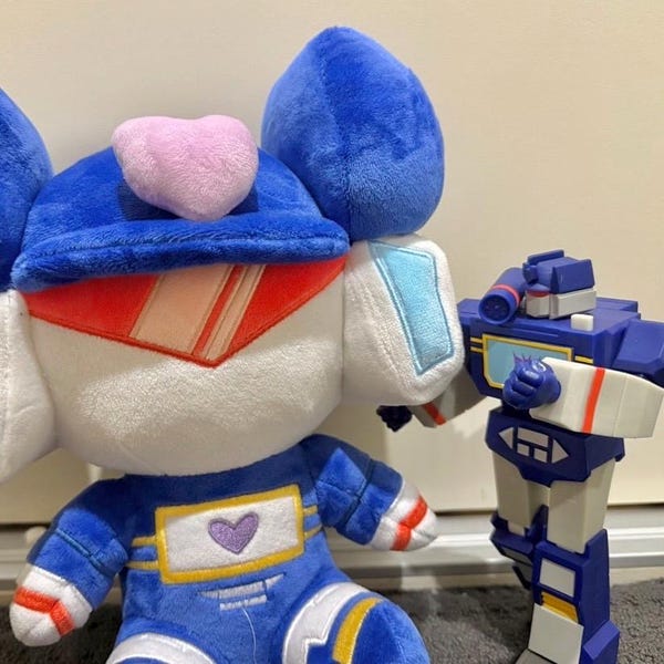 PRE-ORDER - Soundwave Plushie Transformers G1