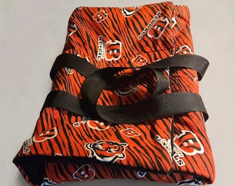 Isolerad grytformshållare, specialdesignad quiltad varmrättshållare, tyghållare för NFL-lag, bärkasse för knytkalasugn