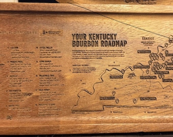 Kentucky Bourbon Trail trä serveringsfat, lasergraverad whiskykartfat, Bourbon Roadmap godisfat, bardekoration present