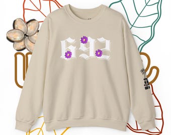 692 Sweatshirt with island grown flower Design