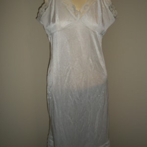 Vintage white slip Size 18