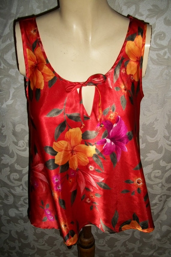Vintage Victorias Secret Floral Chemise and Tap Pants Pajamas Set View 4