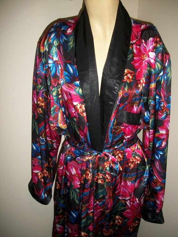 Vintage Beth Michaels Long Floral Print Robe