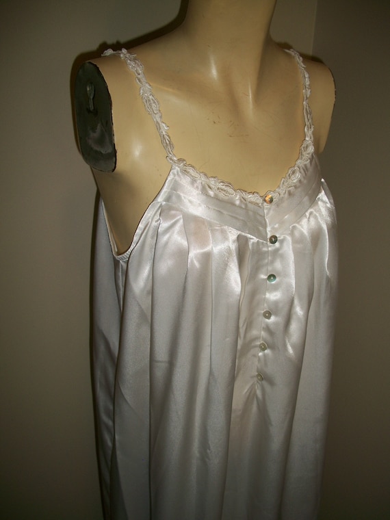 Vintage Eileen West Long Nightgown