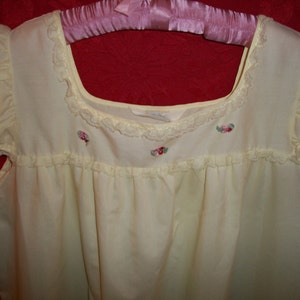 VIntage 1960s Pale Yellow Bed Dress House Dress image 5