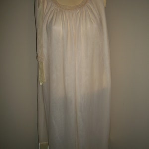 Vintage Peignoir Set Nightgown and robe image 2