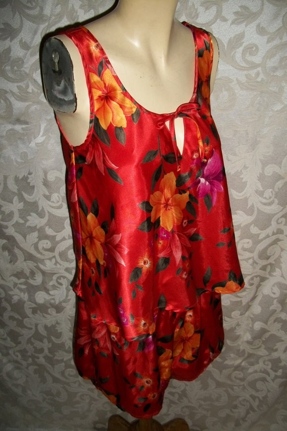 Vintage Victorias Secret Floral Chemise and Tap Pants Pajamas Set View 2