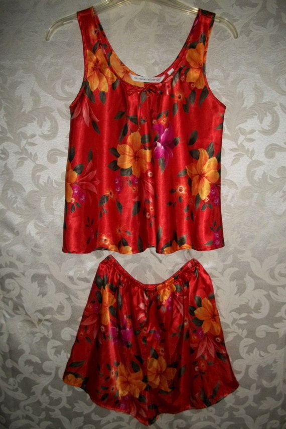 Vintage Victorias Secret Floral Chemise and Tap Pants Pajamas Set View 5