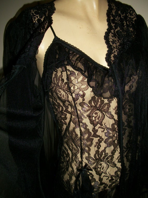 Vintage 70s Black Nylon and Lace Nightgown and Ro… - image 8