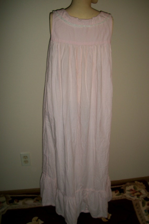 Victorian Style Pale Pink Long Cotton Nightgown - image 4