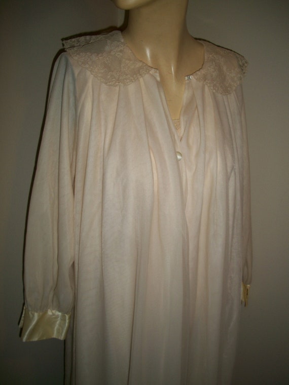 Vintage Peignoir Set Nightgown and robe - Gem