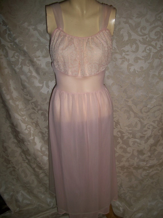 Vintage 50s Pale Pink Lace and Chiffon Nightgown … - image 3