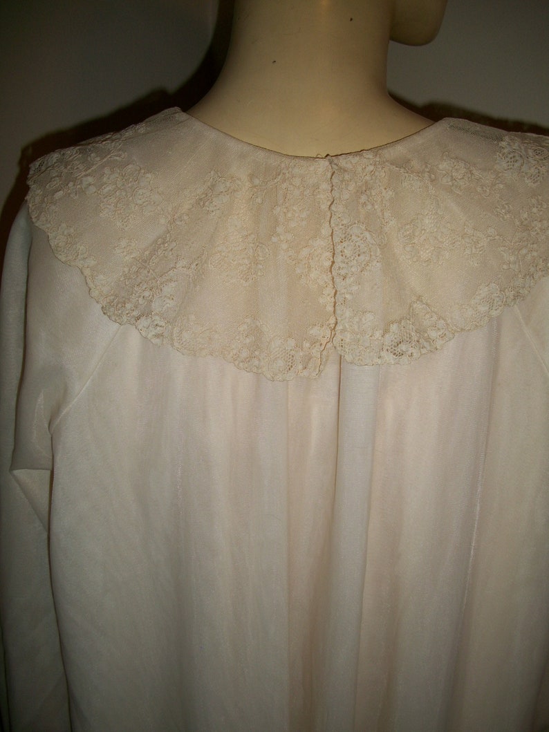 Vintage Peignoir Set Nightgown and robe image 9