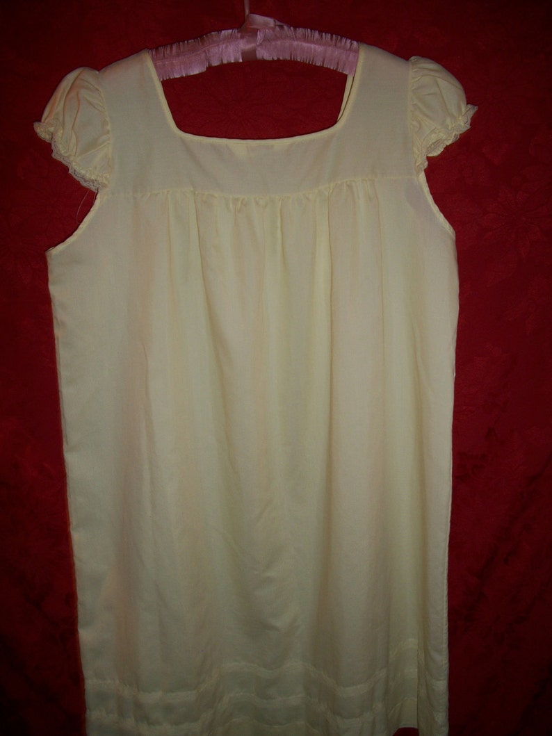 VIntage 1960s Pale Yellow Bed Dress House Dress image 3