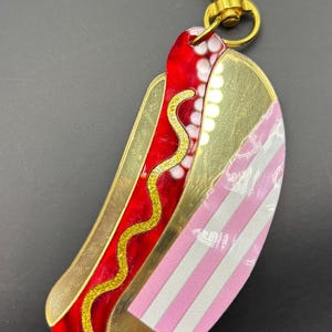 Llavero con dije para bolso inspirado en Hot Dog Clutch