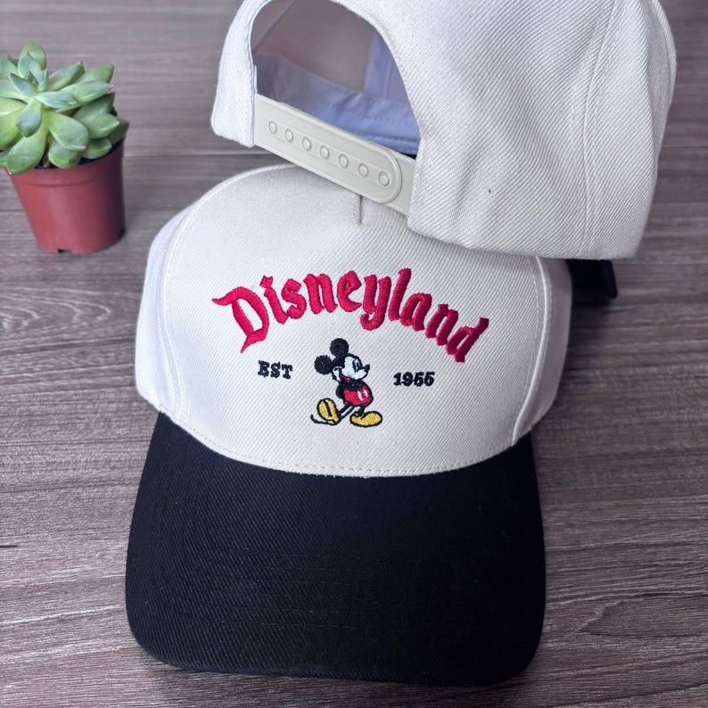 Czapka Disneyland Vintage z Myszką Miki, czapka baseballowa Disney 1955, retro haftowana czapka Disney, prezent dla fanów i osób odwiedzających parki rozrywki, magiczny kapelusz parkowy zdjęcie 5