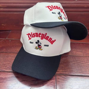 Czapka Disneyland Vintage z Myszką Miki, czapka baseballowa Disney 1955, retro haftowana czapka Disney, prezent dla fanów i osób odwiedzających parki rozrywki, magiczny kapelusz parkowy zdjęcie 8