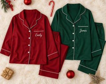 Personalisierter Familien-Weihnachtspyjama mit Namen, passende Satin-Pyjamas für die Feiertage, Weihnachtsschlafanzug für die ganze Familie, gemütliches Weihnachtsgeschenk, Outfit für Familienfotos