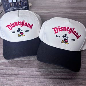 Czapka Disneyland Vintage z Myszką Miki, czapka baseballowa Disney 1955, retro haftowana czapka Disney, prezent dla fanów i osób odwiedzających parki rozrywki, magiczny kapelusz parkowy zdjęcie 4