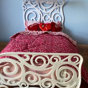 Vintage 2006 Barbie fashion fever sweet dreams bed with linens