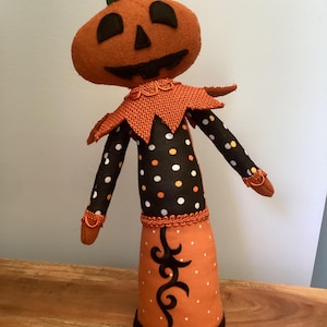 artesian Halloween figure for decor: Halloween pumpkin king