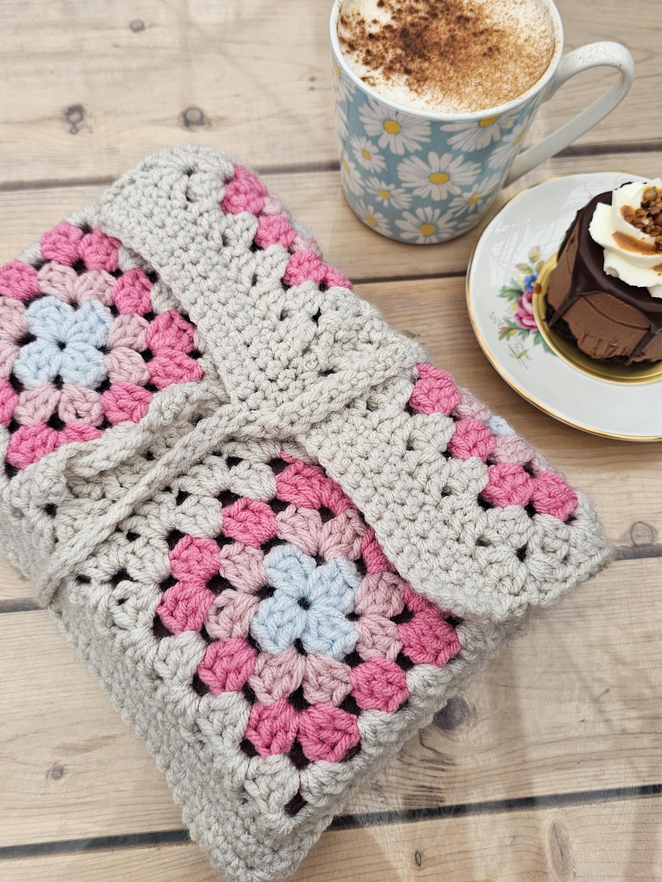 30 Book Sleeve Crochet Patterns for Stylish, Protective Handmade Reading Accessories 15 Brooke’s Book Sleeve Crochet Pattern
