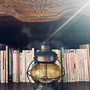 Vintage oil lamp (MCM)