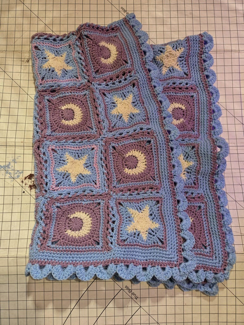 Moon Star Pattern Print Hooded Blanket