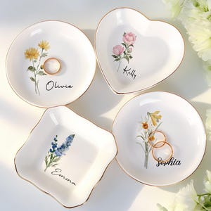 Birth Flower Ring Dish, Personalized Gift, Bridesmaid Gift, Birthday Gift for Her, Jewelry Dish, Gift for Her, Gift for Women, Trinket dish