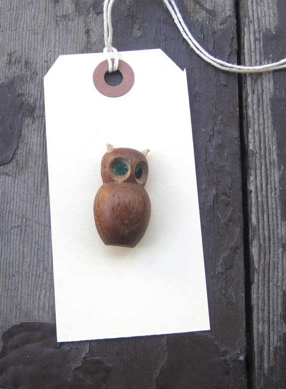 vintage real wood tiny owl brooch pin