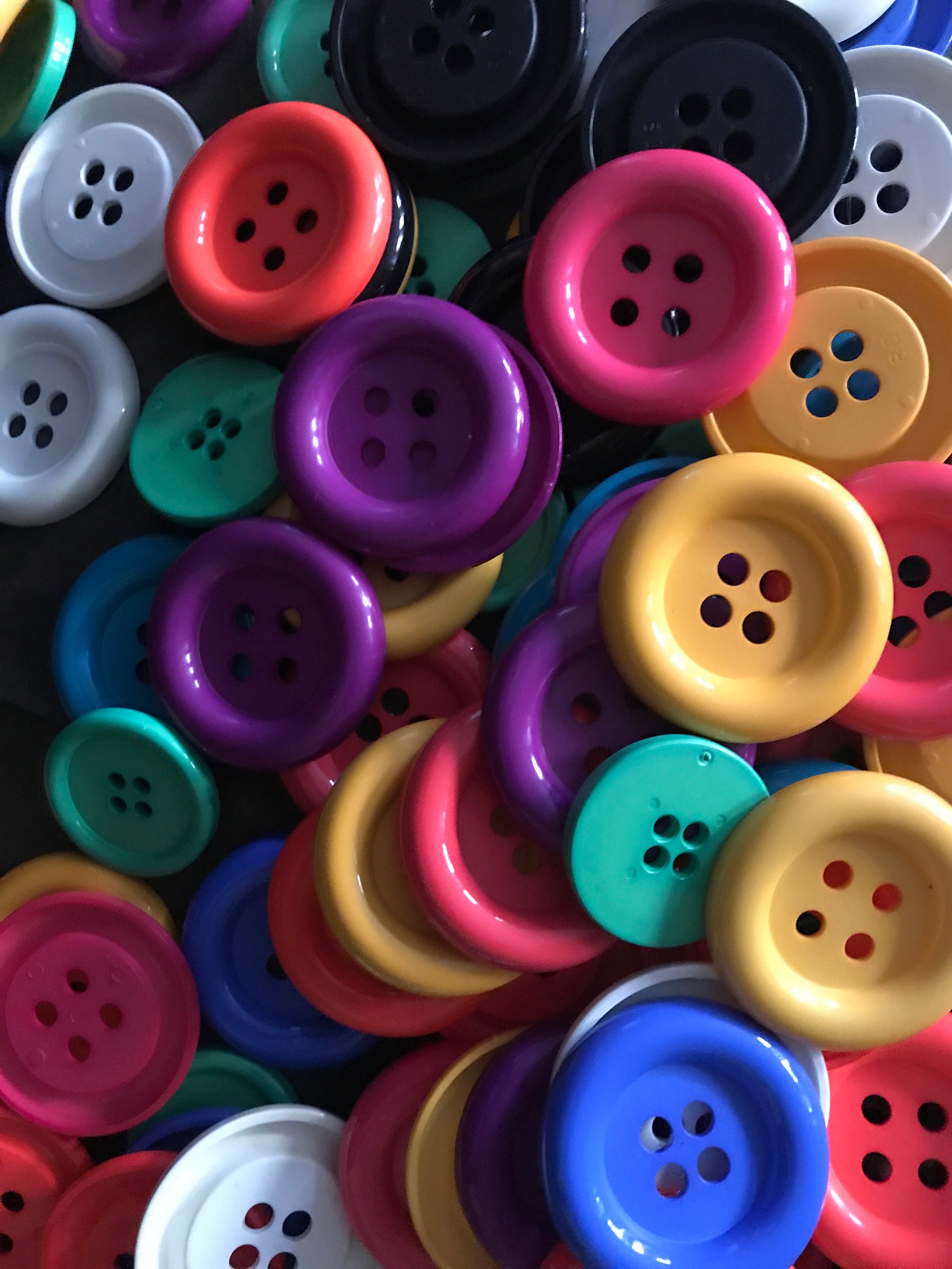 20 Pcs Big Buttons 4 Holes Size 33 Mm Assorted Colors 