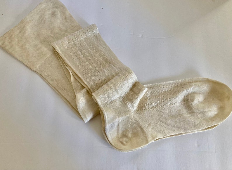 Antique Edwardian Creamy White Ladies Silk Patterned Stockings image 10